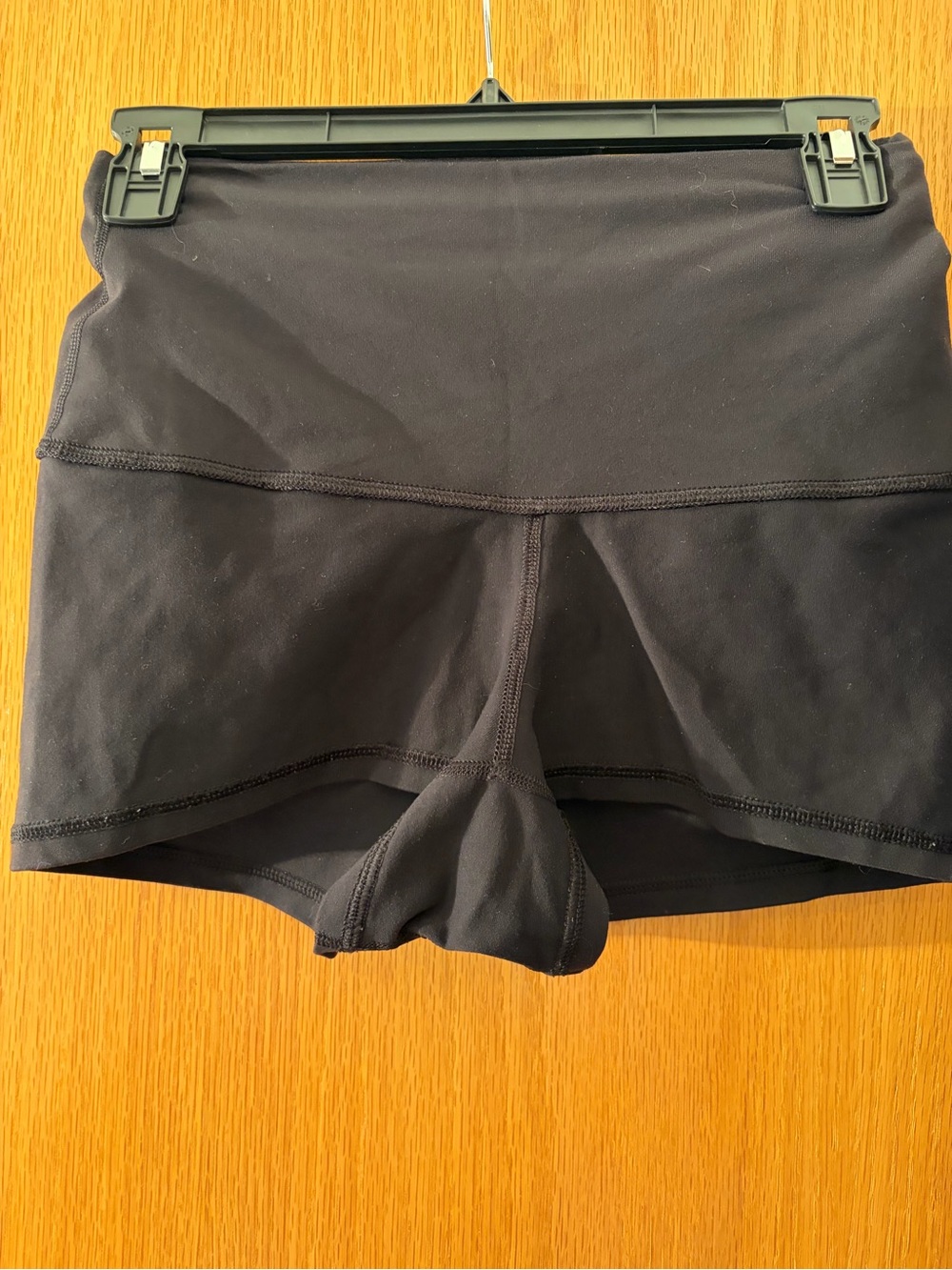 #934 Lululemon athletica Reversible Black High-Rise Athletic Shorts. 2” shorts - Picture 5 of 8